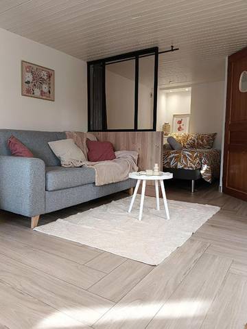 Gîte pour 4 personnes, avec terrasse à Voglans