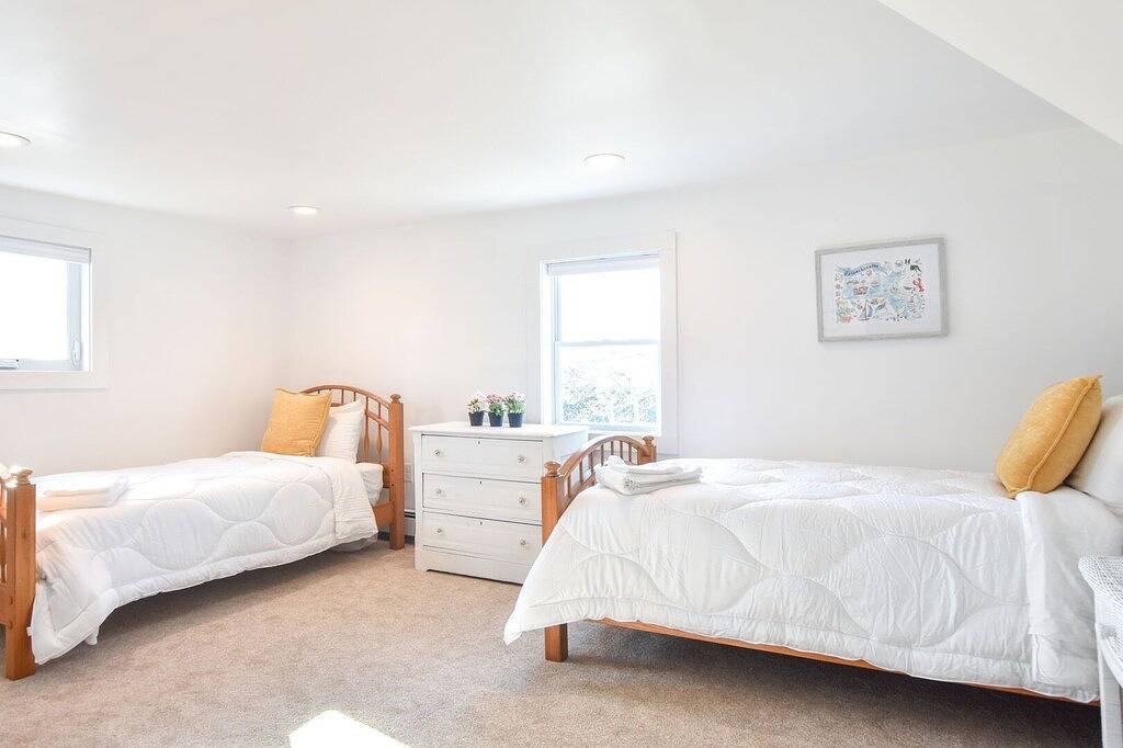 Walk to Water Access to Hiking Trails! in East Harwich, Harwich