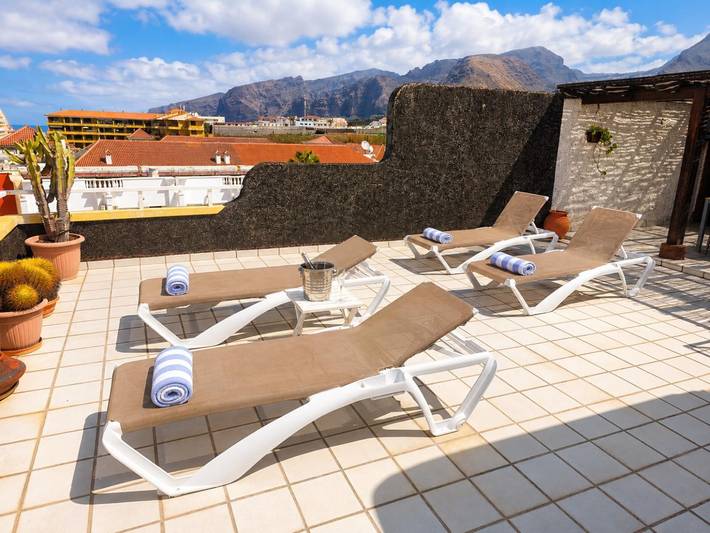 Apartamento entero, Apartamento con terraza y vista al mar en Playa de la Arena in Cueva del Polvo, Guía de Isora