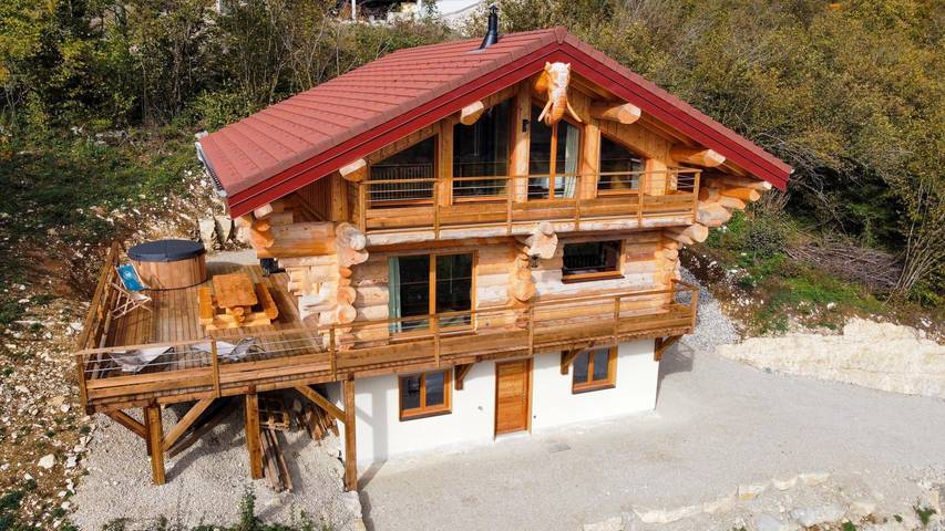 Maison de vacances pour 6 personnes, avec Jacuzzi et Terrasse ainsi que Jardin et Vue à Foncine-le-Haut
