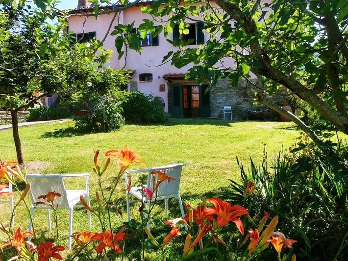 Privatzimmer für 2 Personen, mit Terrasse und Garten sowie Pool und Ausblick