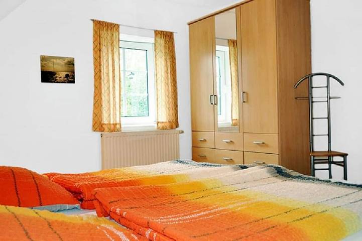 Großzügig gestaltete  Ferienresidenz für 6 Pers. mit Pool-u. Sauna- mitnutzung in Stadland, Wesermarsch