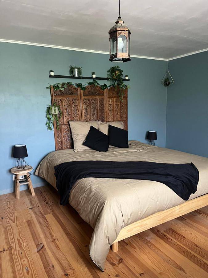 Location de vacances pour 3 personnes, avec jardin et vue ainsi que terrasse et piscine à Cazalrenoux - 4