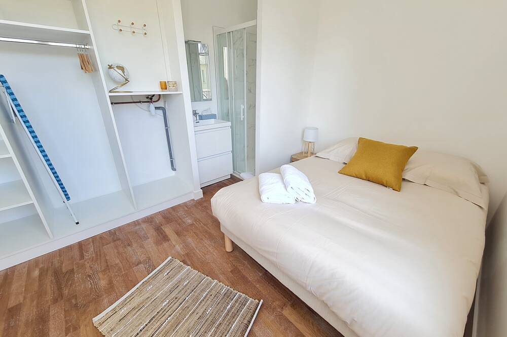 Appartement entier, Le Poulorio 7 - T2 - Proche Gare in Lorient, Côte des Mégalithes