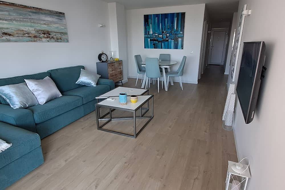 Ganze Wohnung, Sehr gepflegte Wohnung - Meerblick, direkter Zugang z.Hafen -trop. Garten m.Pool in Portals Nous, Calvià