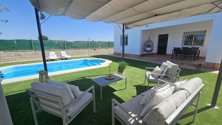 Country House 'Casa Rural Alma Del Olivar' with Private Pool, Wi-Fi and Air Conditioning in Marchena, Sevilla Province