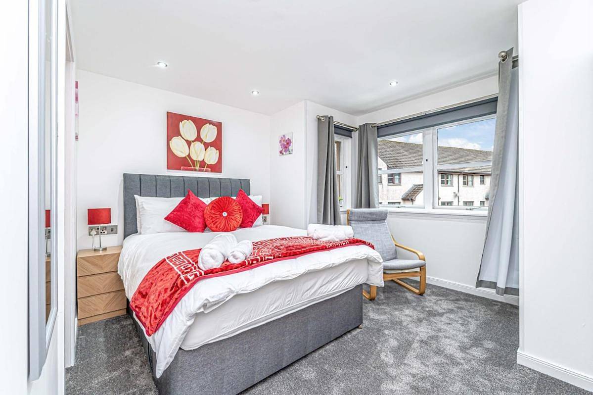 Entire apartment, Two-Bedroom Apartment in Dunfermline, Fife region