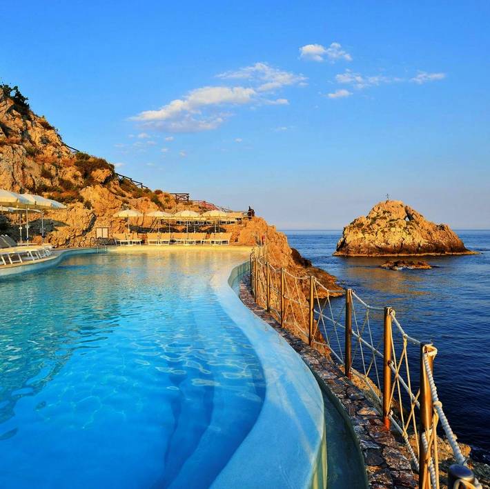 Hôtel pour 2 personnes, avec jardin ainsi que piscine et vue, animaux acceptés