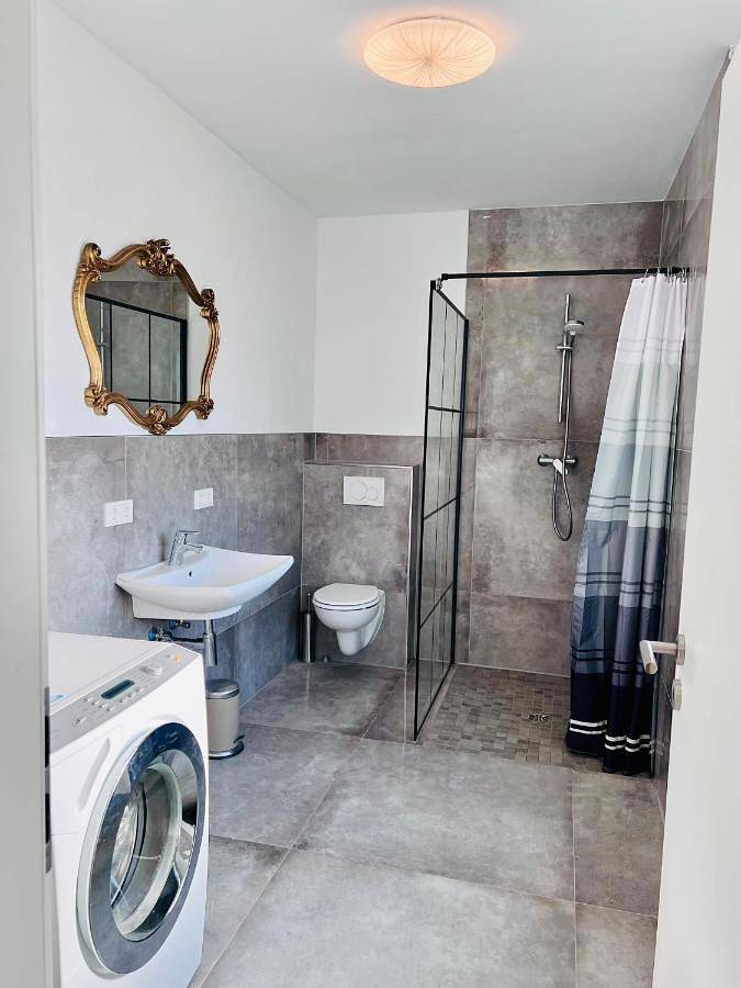 Ferienwohnung für 10 Personen, mit Ausblick und Garten - 1