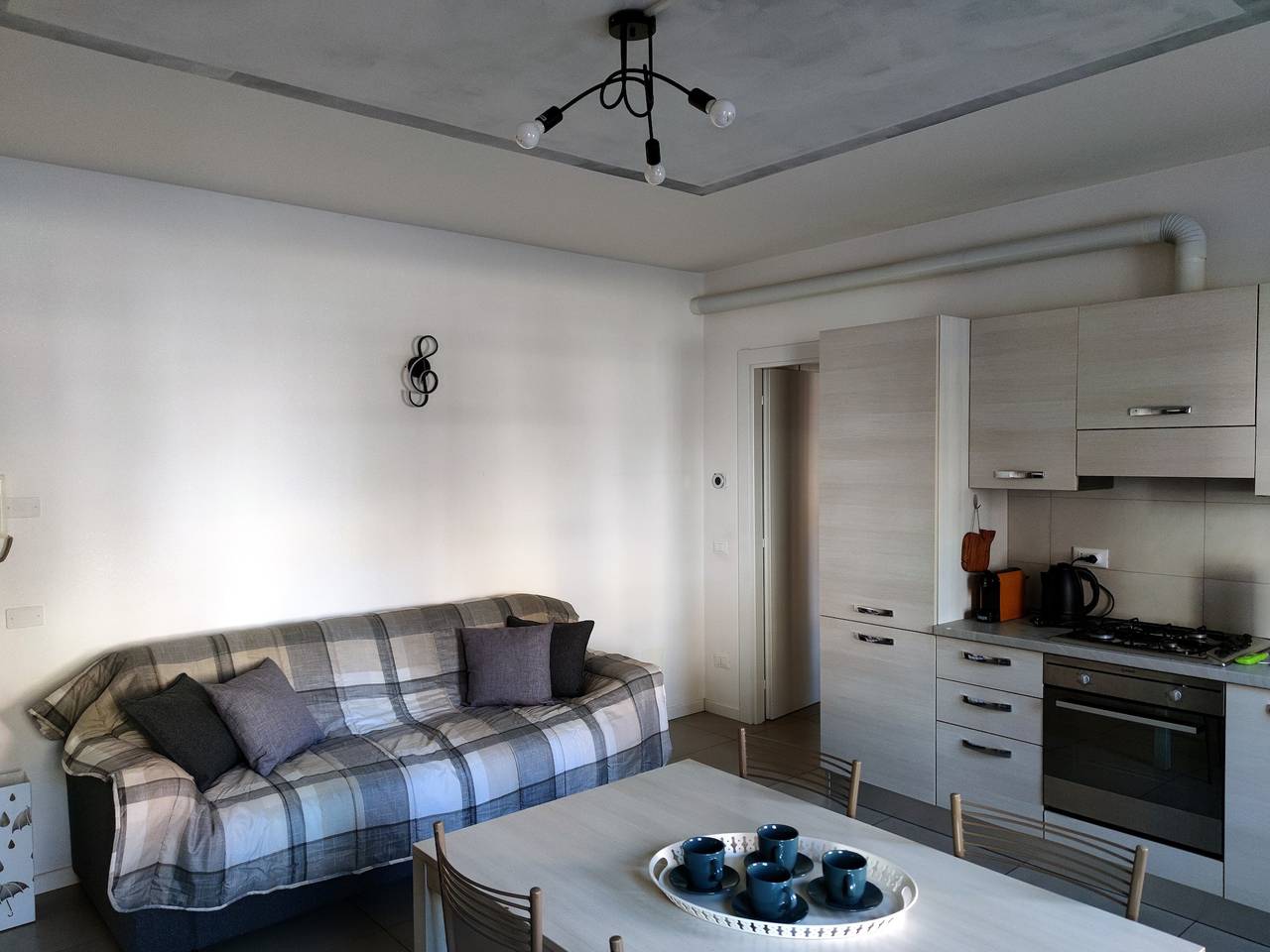 Entire apartment, Holiday Apartment "Grey House Pavia near Hospitals" with A/C & Wi-Fi in Pavia, Pavia Province