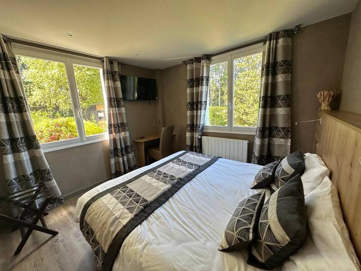 Hôtel pour 3 personnes, avec jardin ainsi que terrasse et piscine dans Viaduc de Garabit - 3