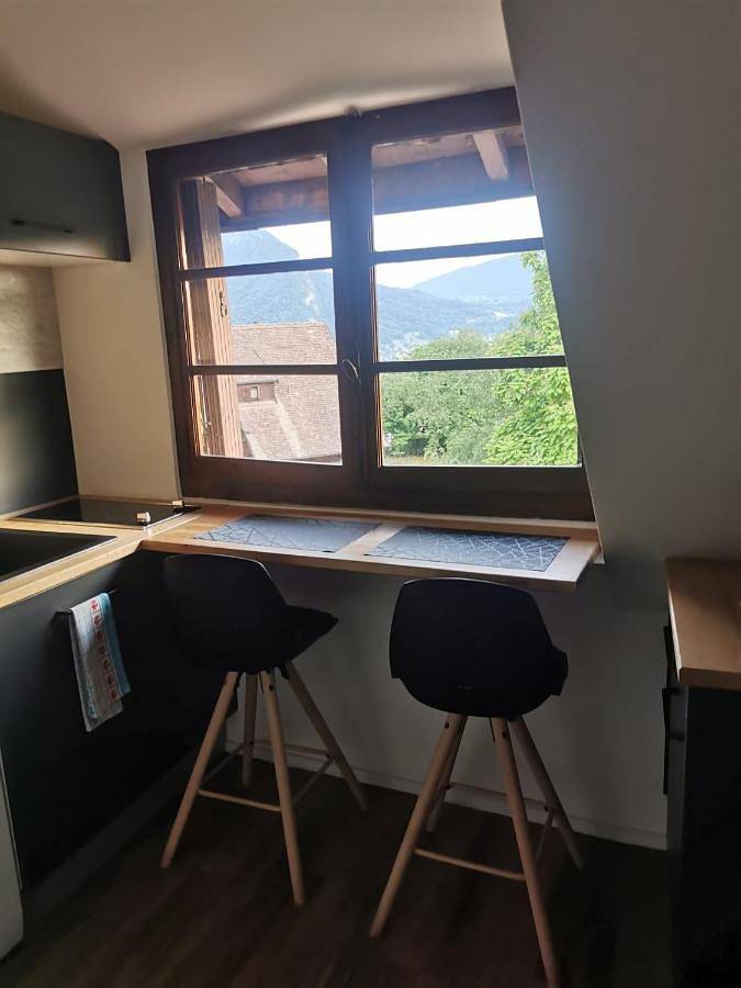 Gîte pour 2 personnes, avec vue sur le lac ainsi que jardin et vue dans Talloires-Montmin - 3
