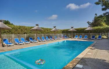 Parc de vacances pour 4 personnes, avec piscine, animaux acceptés en Charente-Maritime