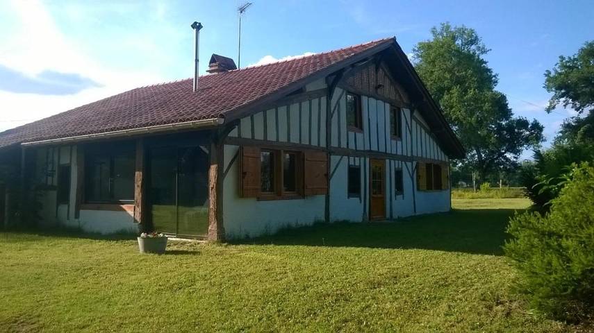 Location de vacances pour 8 personnes, avec Jardin et Piscine dans Sabres - 2