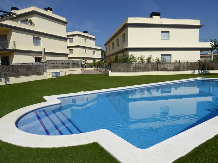 Holiday rental for 4 people, with pool and garden, with pets in Llanca