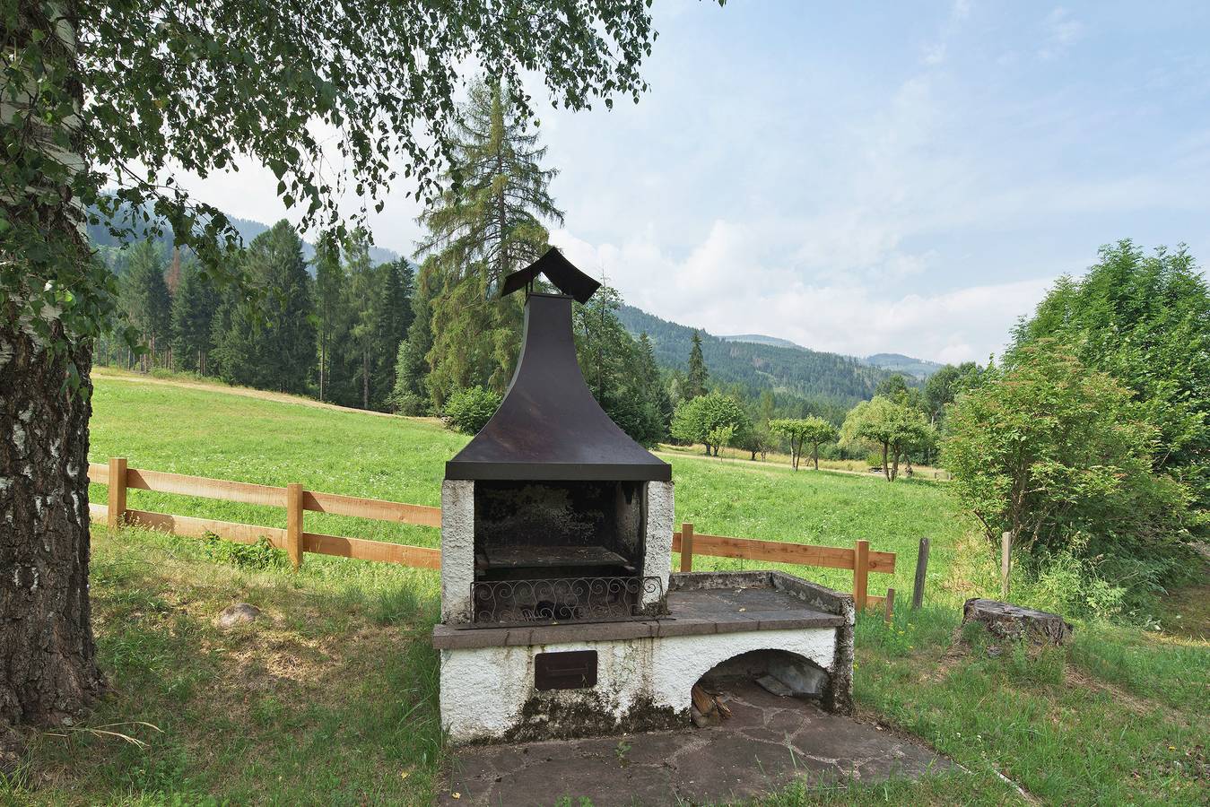 Appartement 'Kamer en Tuin Altavista Mia' met Uitzicht op de Bergen, Privéterras en Wi-Fi in Ziano di Fiemme, Dolomiti Superski