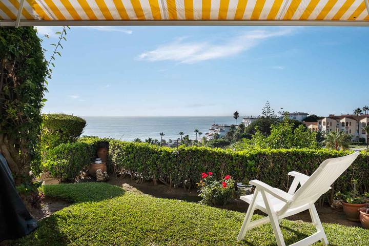 Holiday rental for 4 people, with children pool and garden as well as balcony, child-friendly in Mijas Costa