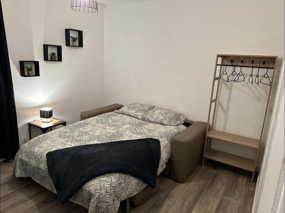 Appartement entier, Studio meublé Florella proximité Gare-wifi in Tonneins, Région de Marmande