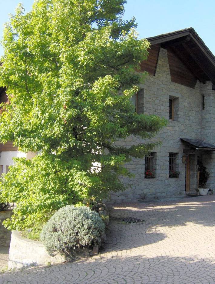 Location de vacances pour 3 personnes, avec Jardin et Vue à Comune di Châtillon