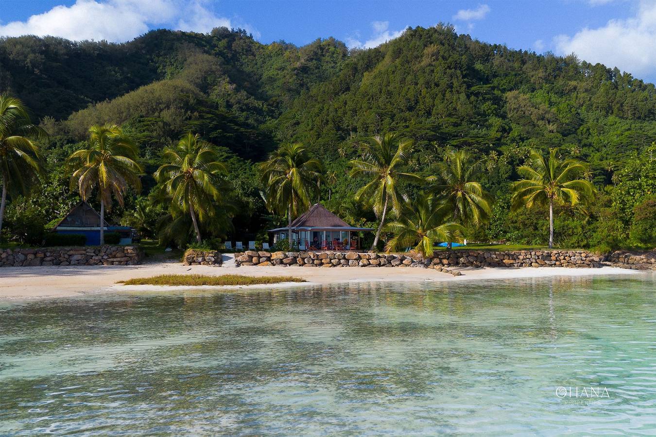 Fare Matairoa in Moorea-Maiao in Windward Islands