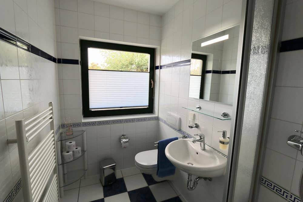 Ganze Wohnung, Wunderschöne Ferienwohnung am Wieker Bodden in Wiek, Rügen