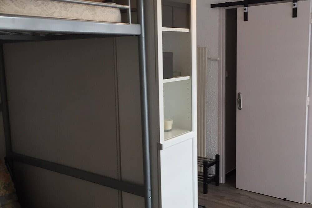 Entire apartment, C - Refurbished accommodation / sleeps 4 in Lans-en-Vercors, Parc naturel régional du Vercors