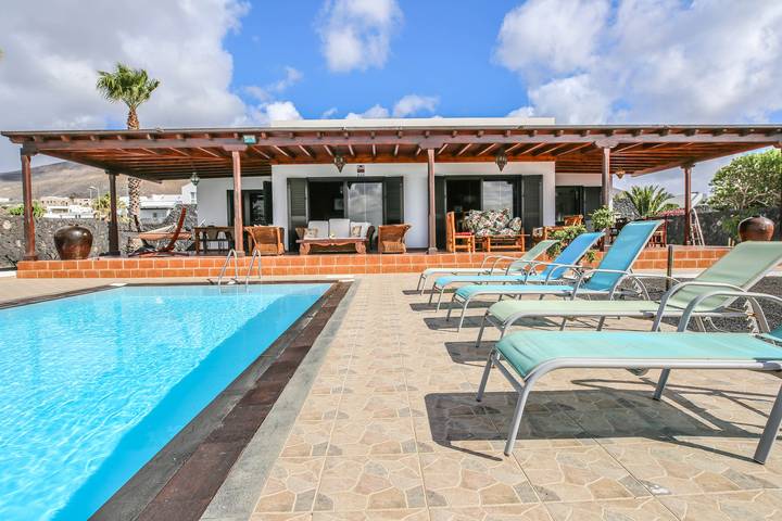 Casa rural para 8 personas, con jardín y balcón, Se admiten mascotas en Mácher - 2