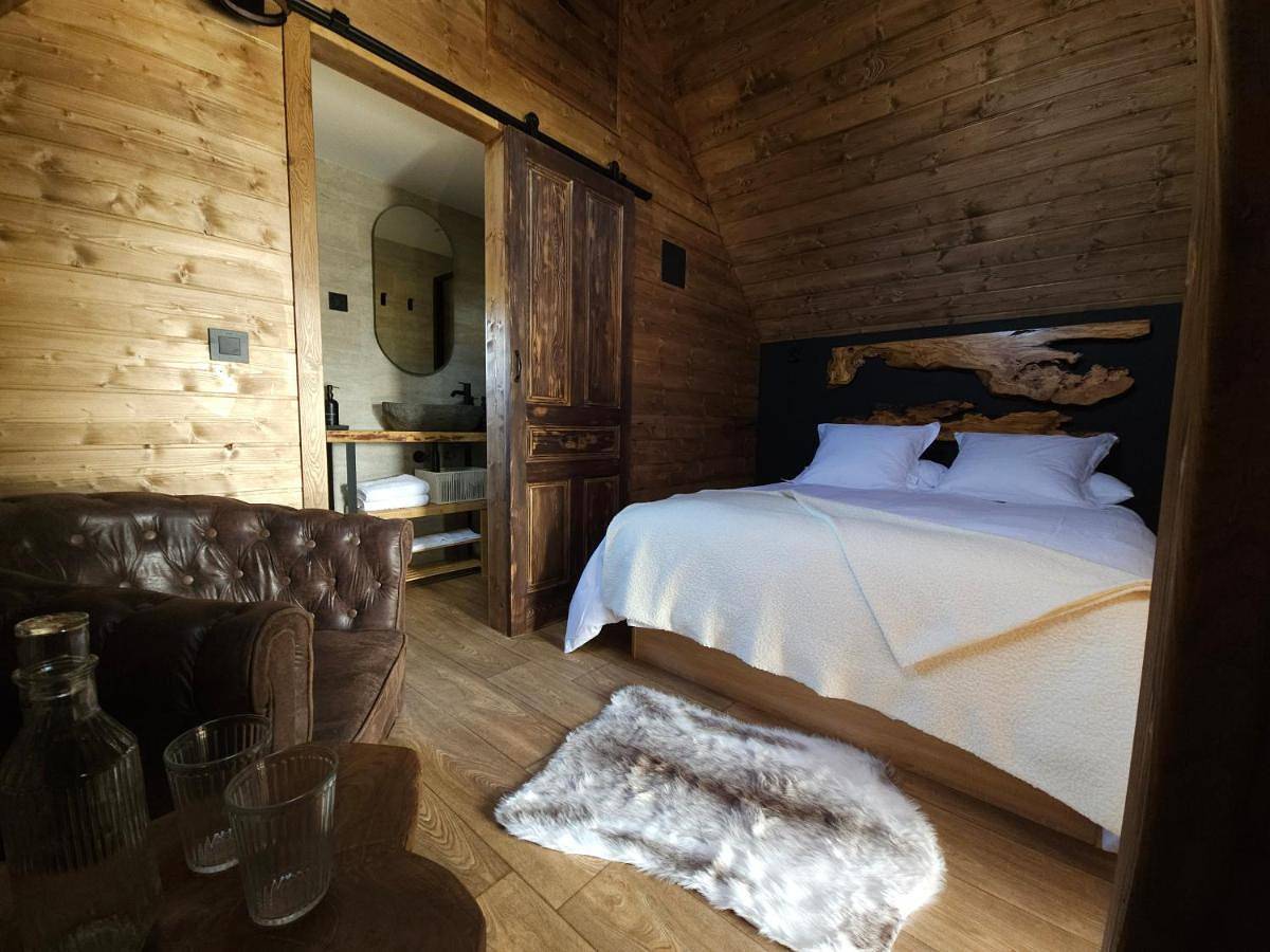 Tent in Ribera de Urgellet, Pirineo Catalan