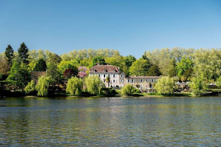 Location de vacances pour 4 personnes, avec jardin ainsi que vue et piscine à Lalinde - 3