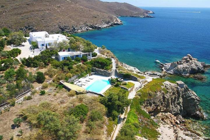 Villa for 16 people, with pool in Syros