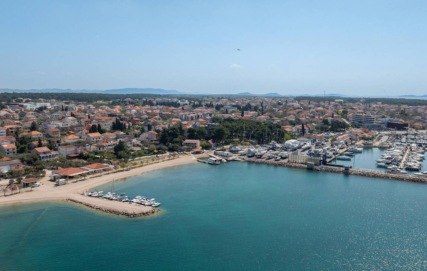 Appartement de vacances entier, Appartement confortable de 2 chambres avec terrasse, Wi-Fi, à 1,5 km de la plage in Biograd na Moru, Région de Zadar