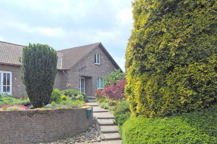 Ferienhaus für 4 Personen, mit Terrasse und Pool sowie Garten, mit Haustier - 1