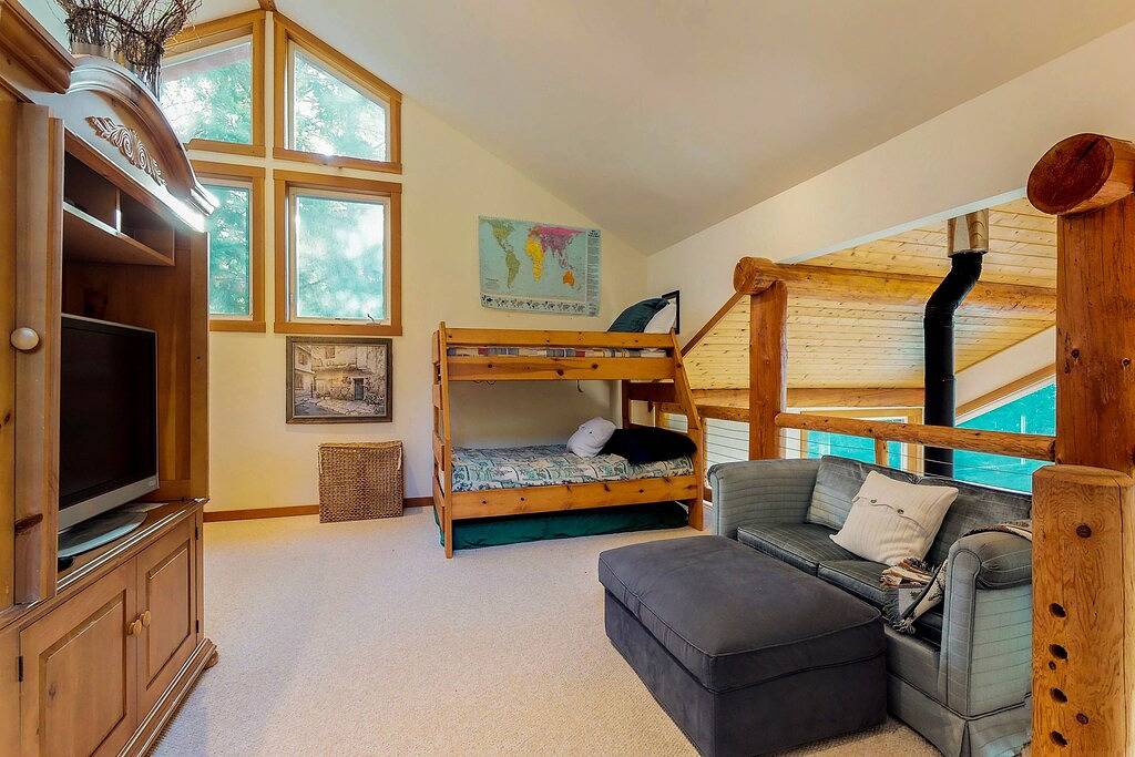 Schöne, abgelegene Haus mit Blick auf die Bucht - beobachten Sie den Sonnenuntergang von Ihrem Deck in Orcas Island