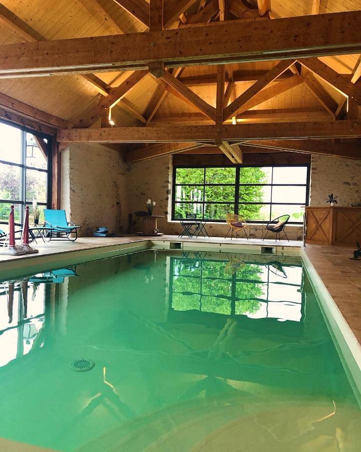 Maison De Vacances Avec Piscine Interieure - Le Grand Champagne in Saint-Victeur, Sarthe