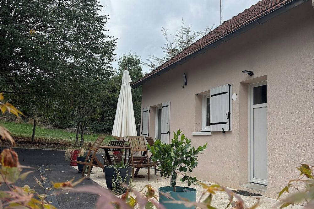 Petite Maison à la Campagne Paisible Proche de la Vallée des Peintres in Crozant, Guéret region