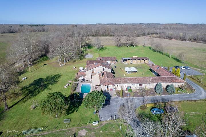 Chambre d’hôte pour 4 personnes, avec jacuzzi ainsi que piscine et jardin à Tercis-les-Bains