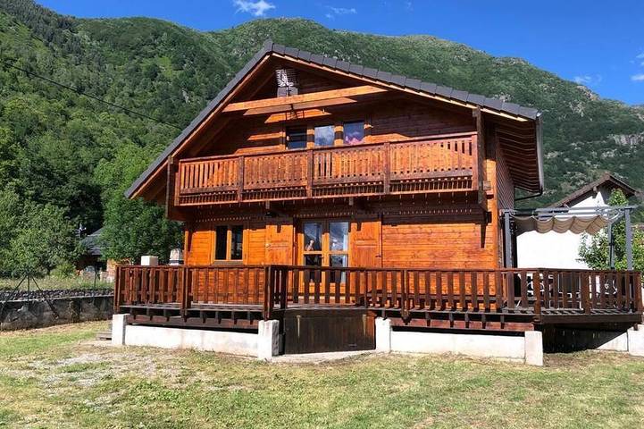 Chalet für 10 Personen, mit Garten und Whirlpool sowie Pool, mit Haustier - 1