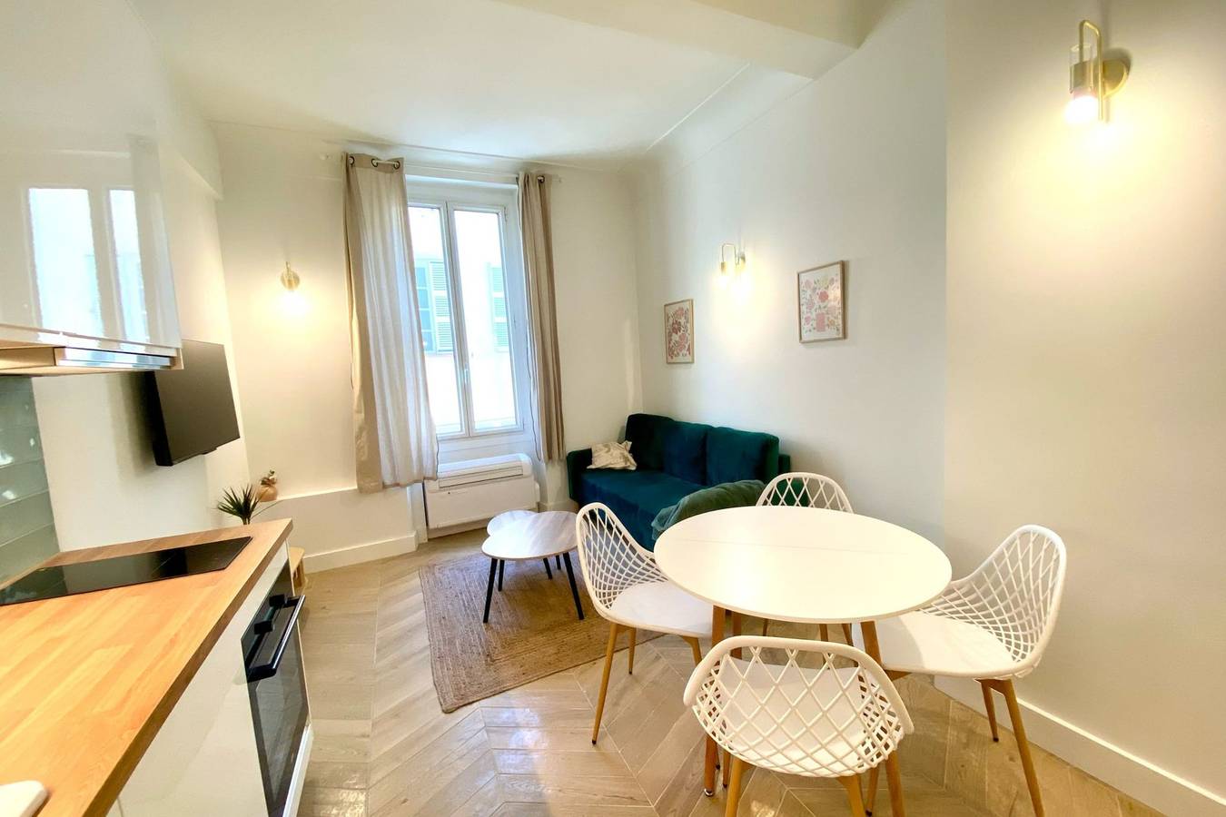 Appartement entier, Appartement au cœur de la Vieille Ville Antibes  in Antibes, Région de Cannes