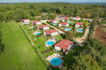 Ferienhaus für 6 Personen, mit Pool und Garten in Zentralistrien