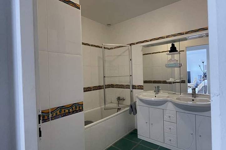 Casa encantadora cerca del lago de Esparron, 2 habitaciones, parking in Esparron-de-Verdon, Alpes de Alta Provenza