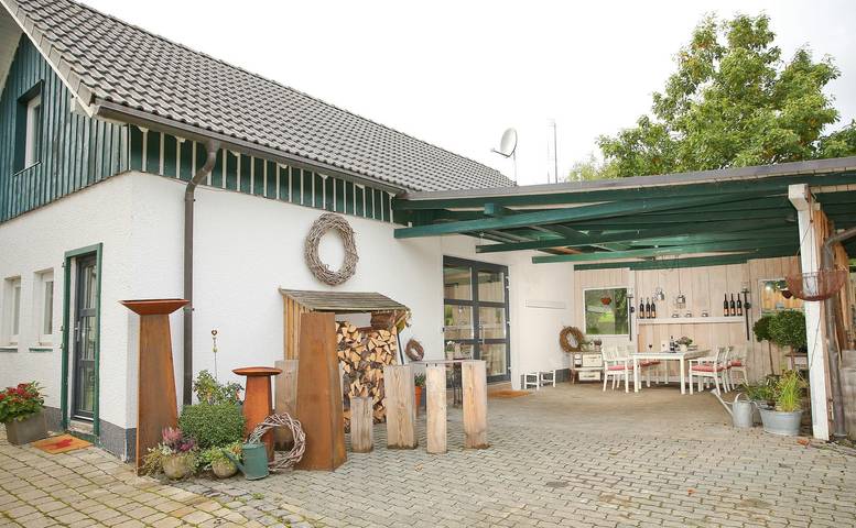 Ferienwohnung für 6 Personen, mit Balkon und Balkon/Terrasse sowie Terrasse und Garten
