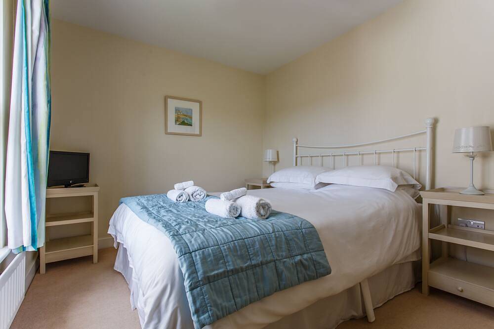 Sands End -  a cottage that sleeps 4 guests  in 2 bedrooms in Camber, East Sussex
