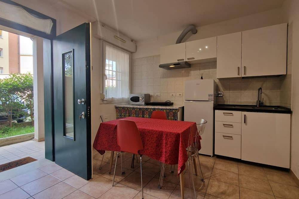 Apartamento entero, Fiorilli House-Distrito de Fiera - Aparcamiento privado - Almacenamiento de bici in Bolonia, Provincia de Bologna