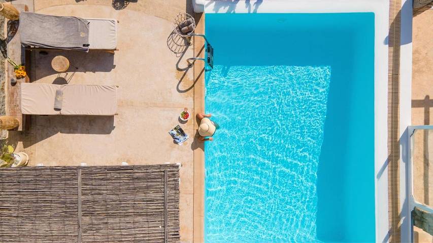 Location de vacances pour 7 personnes, avec piscine ainsi que jardin et vue dans Kalafatis - 4