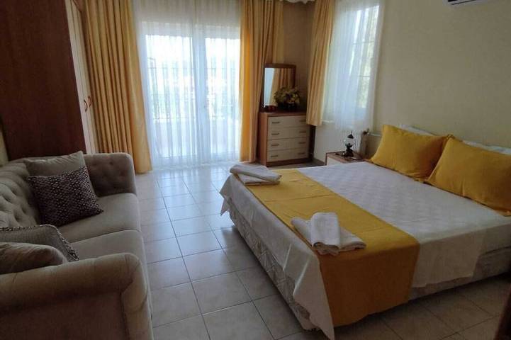 Luxusvilla mit privatem Pool, großem grünen Garten und kostenlosem WIFI unbegrenzt in Fethiye, Türkische Ägäis