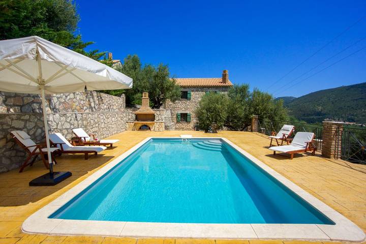 Villa για 4 άτομα, με Μπαλκόνι και Ταράτσα καθώς και Πισίνα στην Ιθάκη