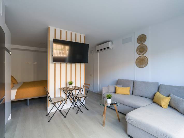 Ganzes Studio, Romantische Auszeit in Mogán mit WiFi und Terrasse in Arguineguin, Mogán