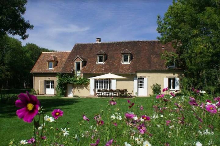 Location de vacances pour 15 personnes, avec jardin, animaux acceptés dans Charny-Orée-de-Puisaye
