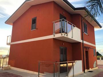 Gîte pour 8 personnes, avec balcon et vue à Melito di Porto Salvo