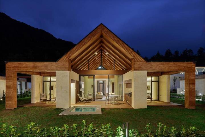 Willa dla 6 osób, z ogród i sauna oraz widok w Czarnogóra